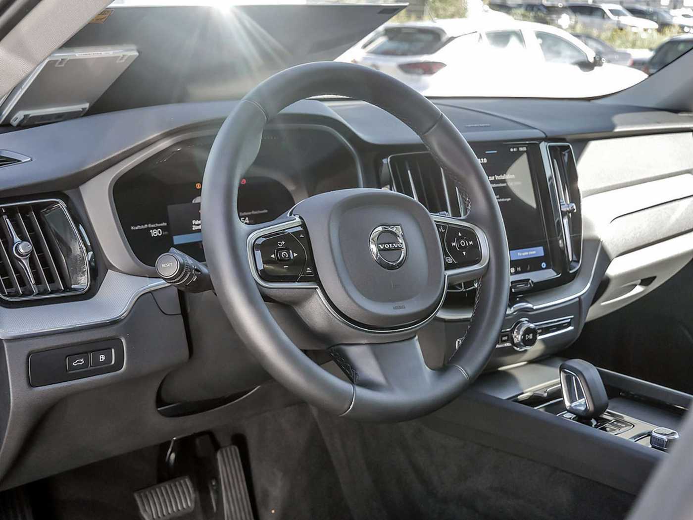 Volvo  2.0 Plus Dark Recharge Plug-In Hybrid AWD