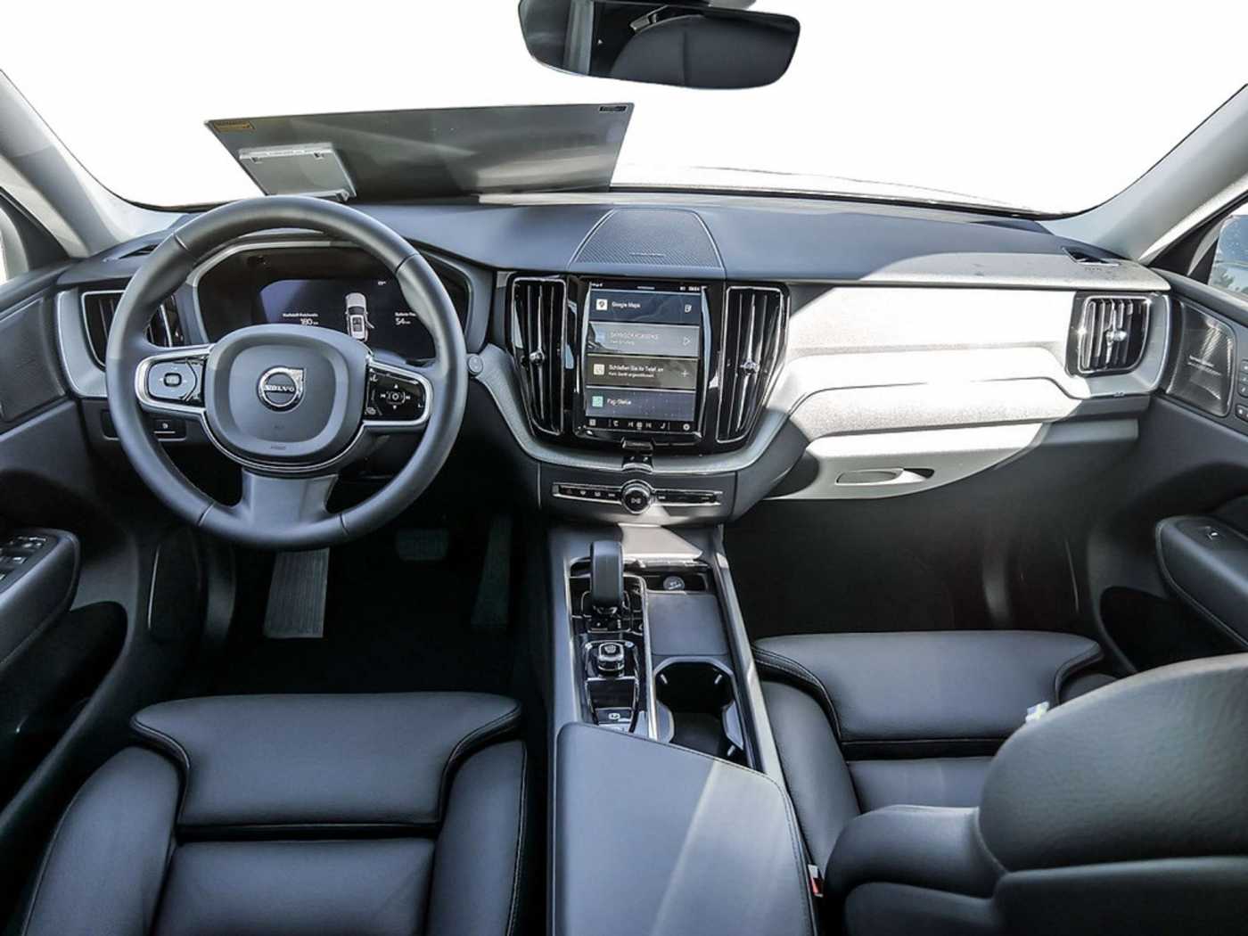 Volvo  2.0 Plus Dark Recharge Plug-In Hybrid AWD