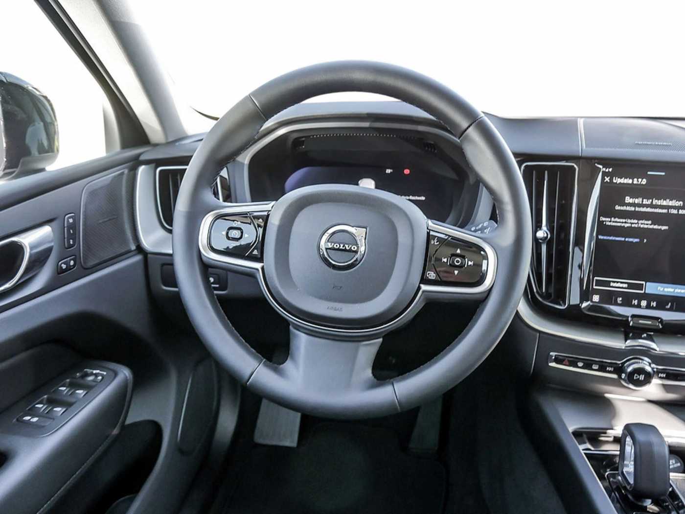 Volvo  2.0 Plus Dark Recharge Plug-In Hybrid AWD