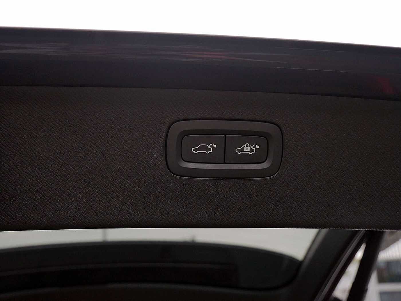 Volvo  2.0 Inscription Recharge Plug-In Hybrid AWD