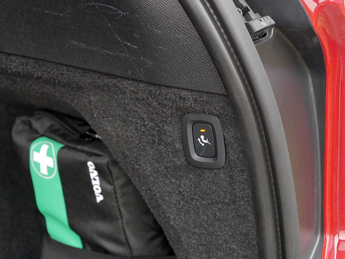 Volvo  2.0 Inscription Recharge Plug-In Hybrid AWD