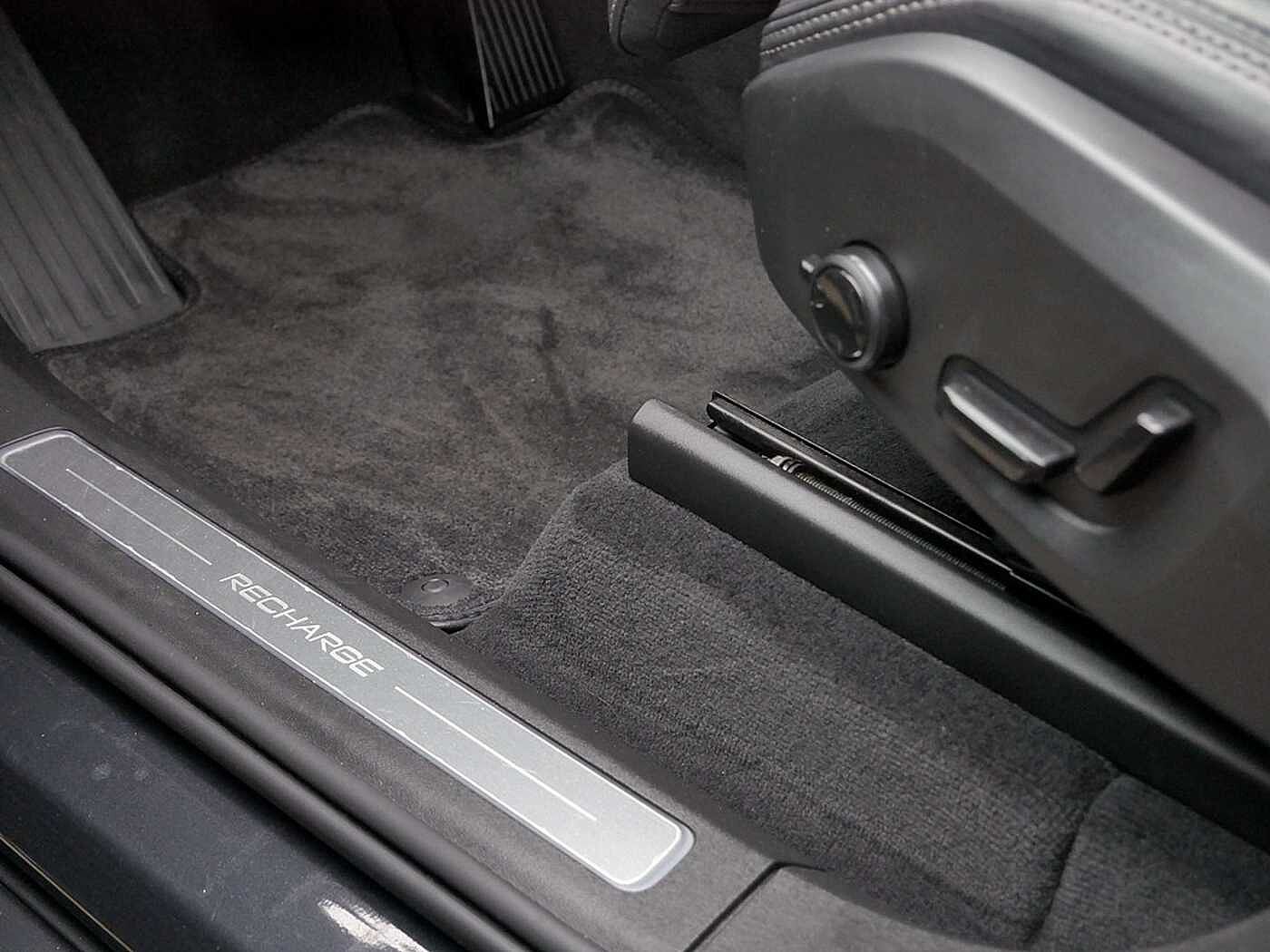 Volvo  2.0 Inscription Recharge Plug-In Hybrid AWD