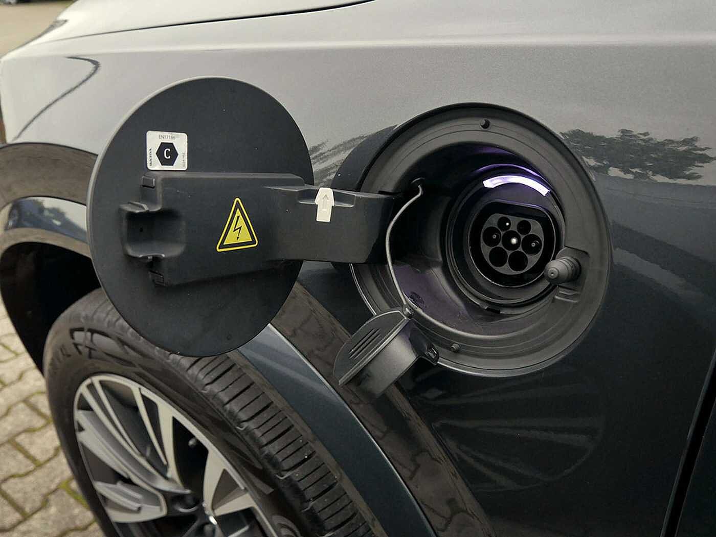 Volvo  2.0 Inscription Recharge Plug-In Hybrid AWD