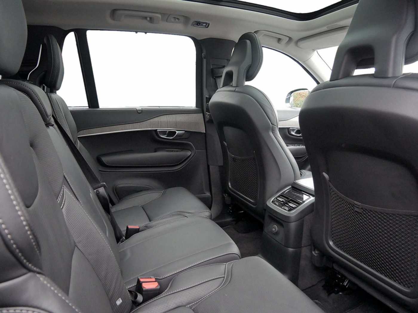 Volvo  2.0 Inscription Recharge Plug-In Hybrid AWD