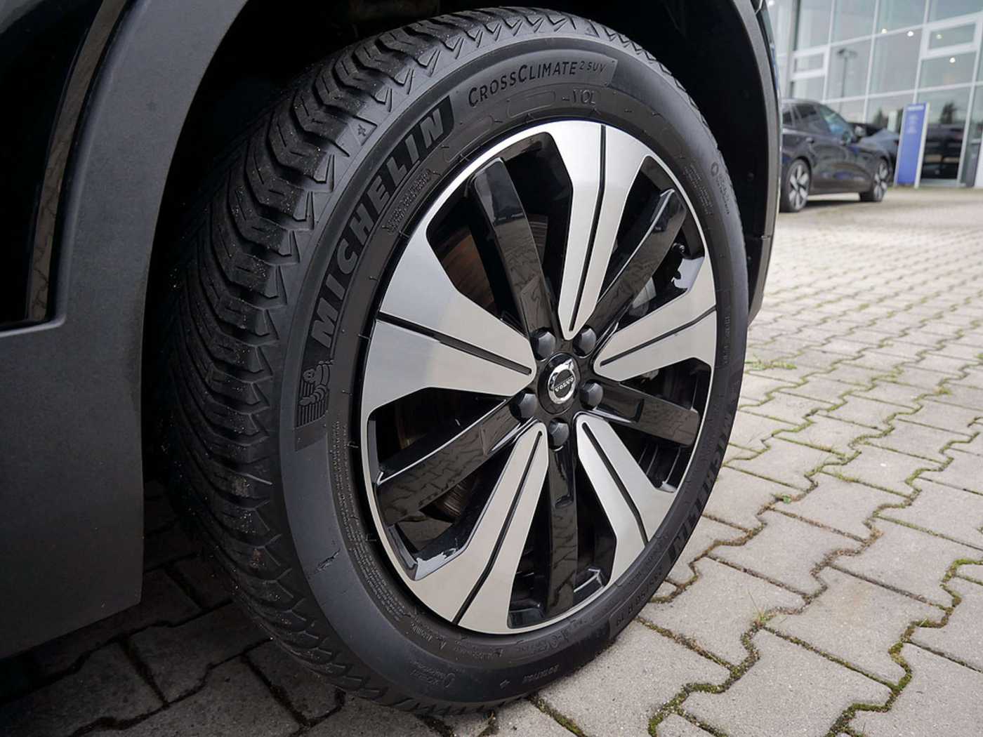 Volvo  Plus Recharge Pure Electric 2WD ACC LED