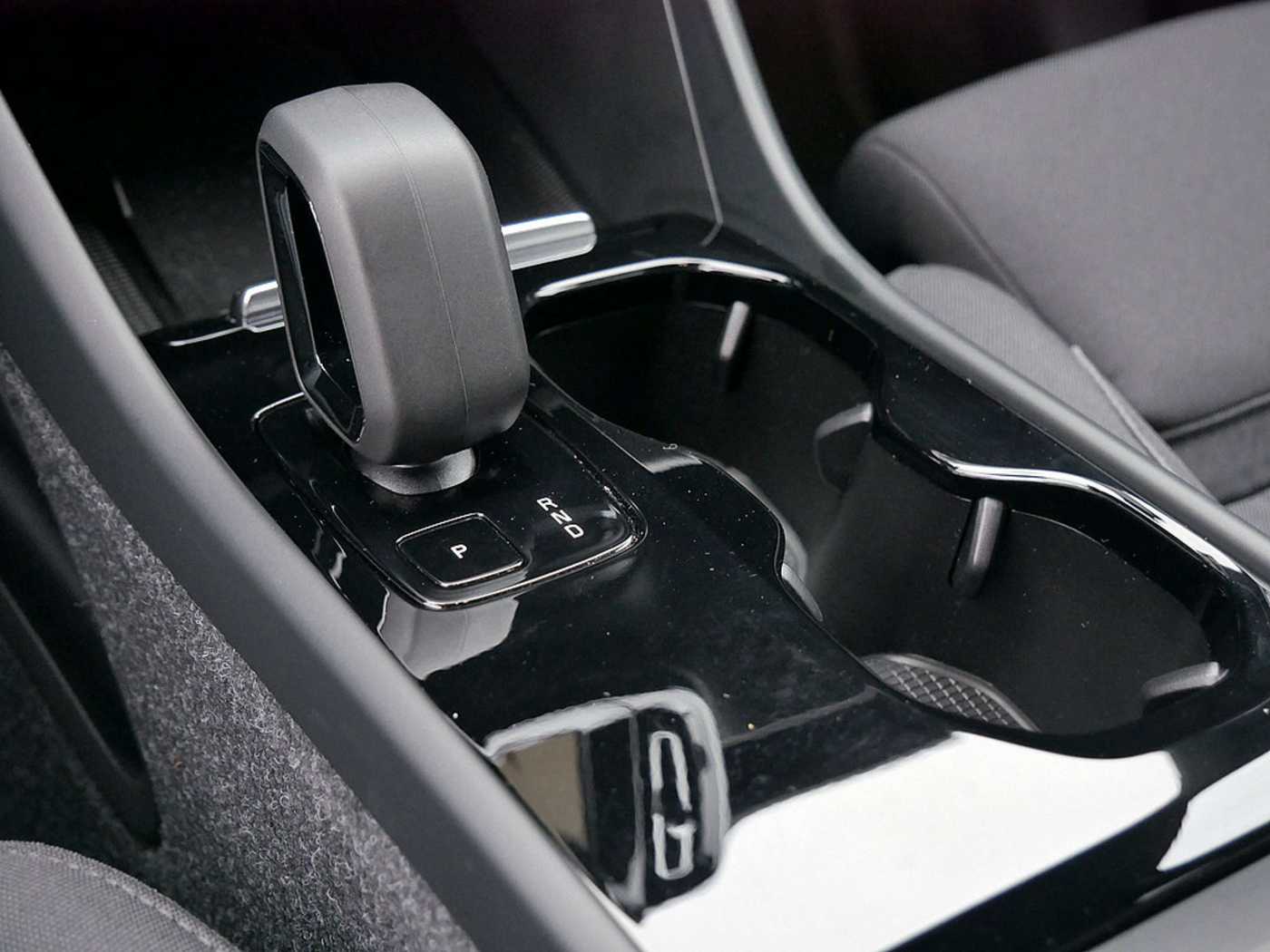 Volvo  Plus Recharge Pure Electric 2WD ACC LED