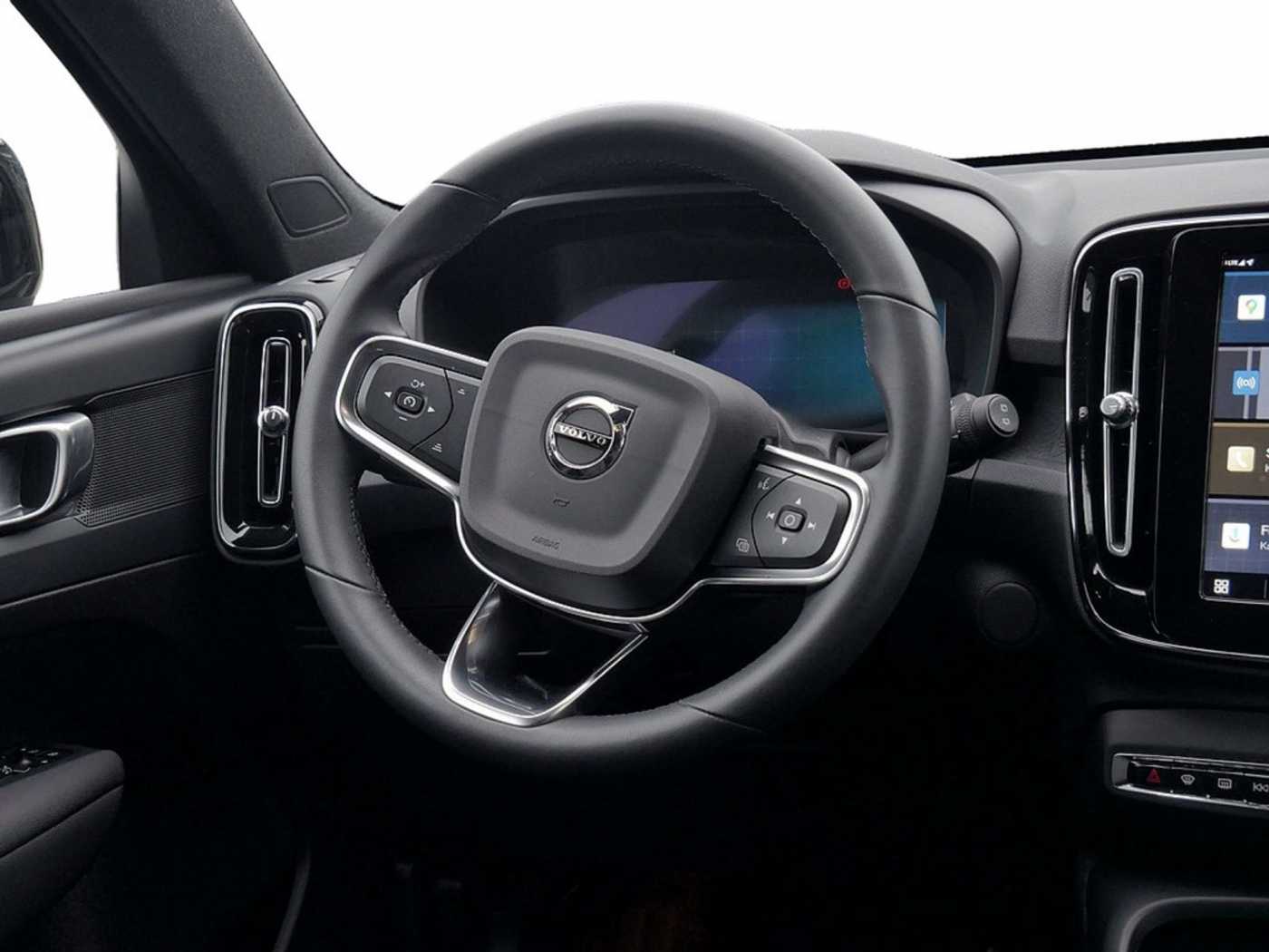 Volvo  Plus Recharge Pure Electric 2WD ACC LED