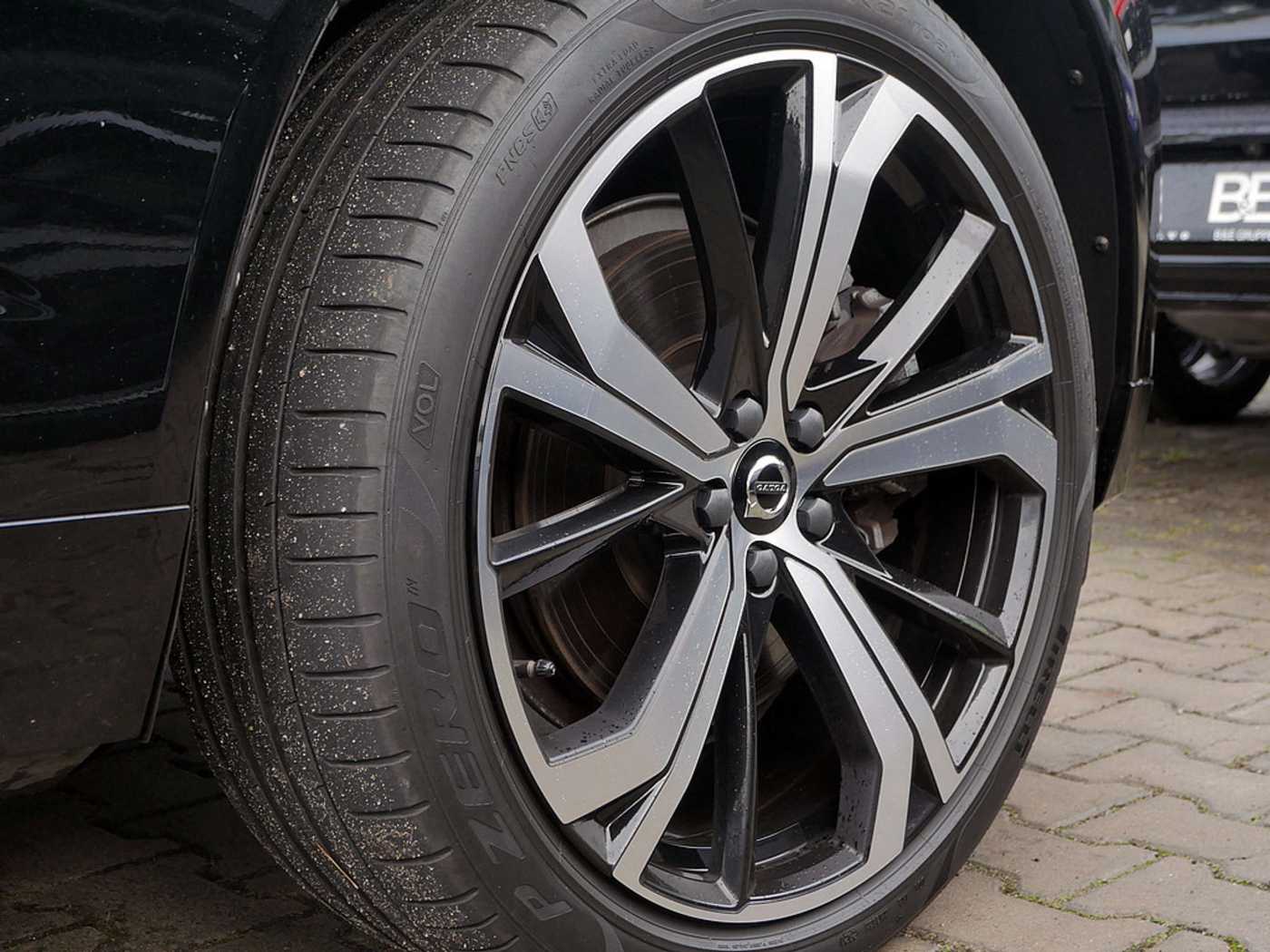 Volvo  B5 AWD R-Design EURO 6d HUD FACEL. LED