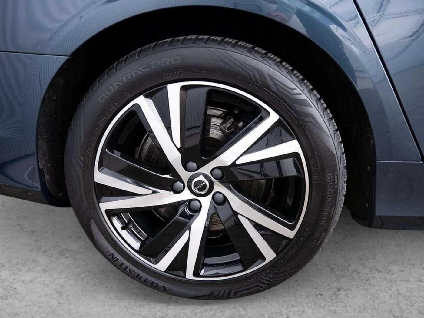 Volvo  Recharge T6 AWD R-Design KAMERA NAVI LED