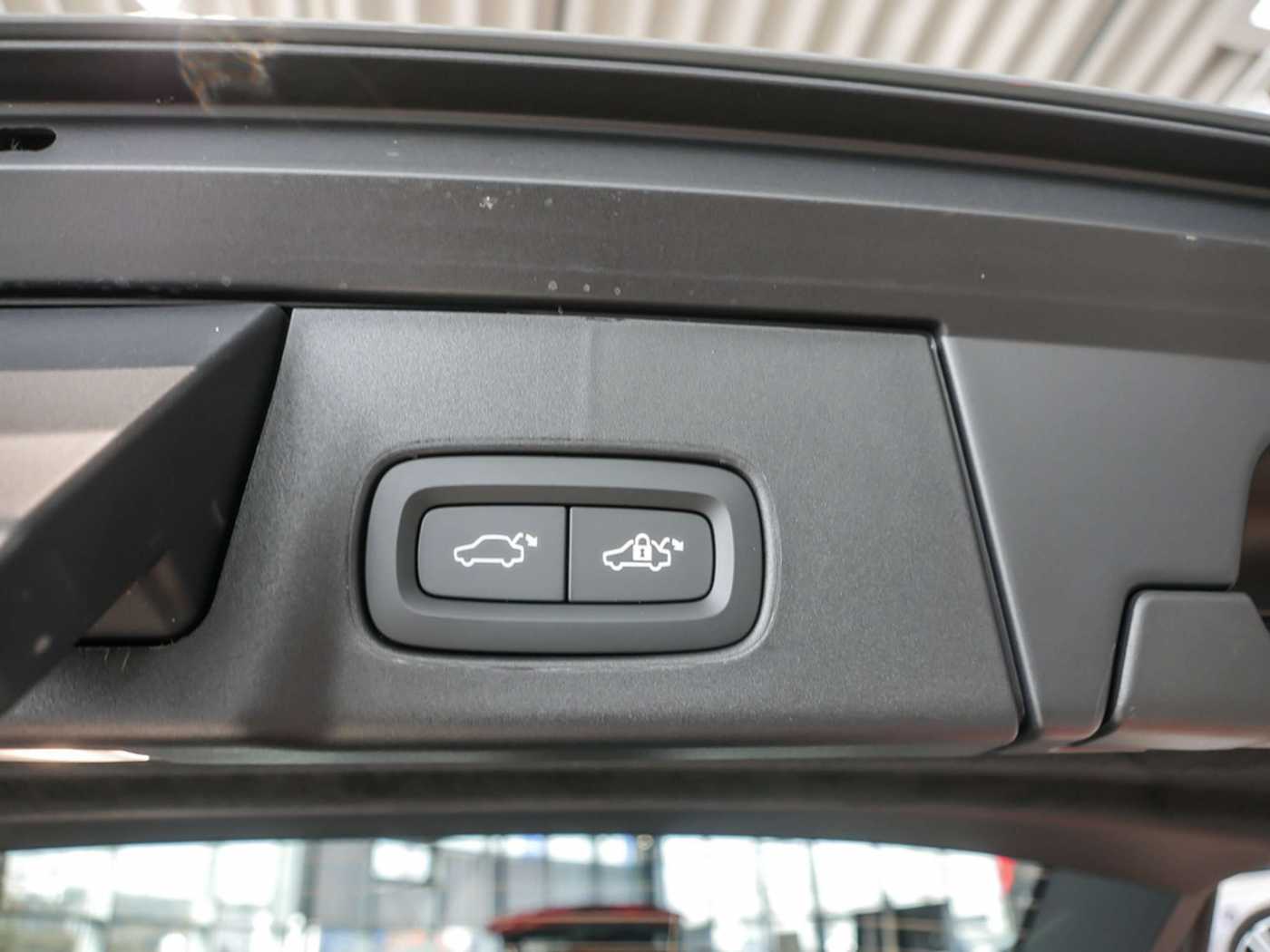 Volvo  Kombi 2.0 Ultimate Bright H/K ACC HUD LED