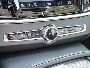 Volvo  Kombi 2.0 Ultimate Bright HUD LED PANO