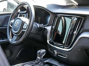 Volvo  D3 Momentum Pro LEDER KAMERA H/K NAVI LED