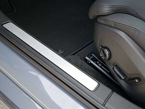 Volvo  B4 Plus Dark MEMORY PDC SHZ KAMERA LED
