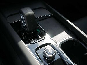 Volvo  B4 Plus Dark MEMORY PDC SHZ KAMERA LED