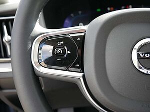 Volvo  B4 Plus Dark MEMORY PDC SHZ KAMERA LED