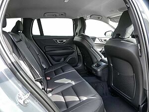 Volvo  B4 Plus Dark MEMORY PDC SHZ KAMERA LED