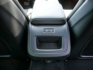 Volvo  B4 Plus Dark KAMERA H/K HGSD STANDHZ LED
