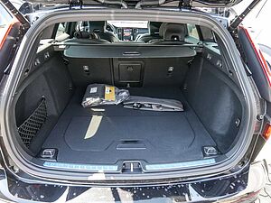 Volvo  B4 Plus Dark KAMERA H/K HGSD STANDHZ LED