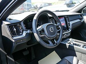Volvo  B4 Plus Dark KAMERA H/K HGSD STANDHZ LED