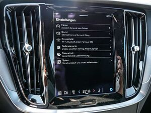 Volvo  B4 Plus Dark KAMERA H/K HGSD STANDHZ LED