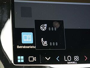 Volvo  B4 Ultimate Dark HGSD ACC HUD STANDHZ LED