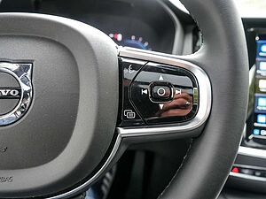 Volvo  Ultimate, B5 AWD Mild-Hybrid, Benzin, Dark