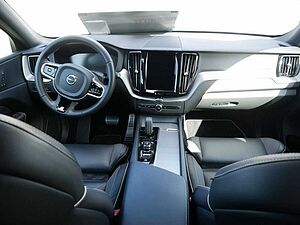 Volvo  B4 R-Design AWD NAVI W-LAN STANDHZ LED