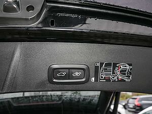 Volvo  2.0 R Design AWD SHZ HGSD NAVI W-LAN LED