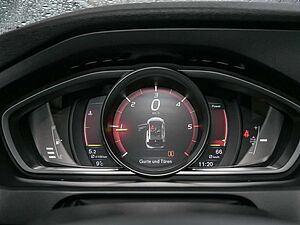 Volvo  D2 Momentum KLIMA PDC SHZ KAMERA NAVI LED