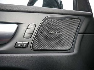 Volvo  2.0 Ultra Dark Recharge Plug-In Hybrid AWD