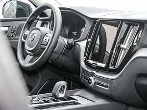 Volvo  2.0 Ultra Dark Recharge Plug-In Hybrid AWD