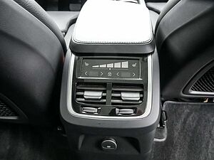 Volvo  2.0 Ultimate Bright Recharge Plug-In Hybrid AWD