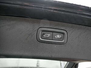 Volvo  2.0 Ultimate Bright Recharge Plug-In Hybrid AWD