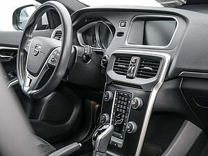 Volvo  D3 R-Design KAMERA NAVI FACEL. LED PANO