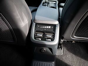 Volvo  2.0 Plus Bright Recharge Plug-In Hybrid AWD