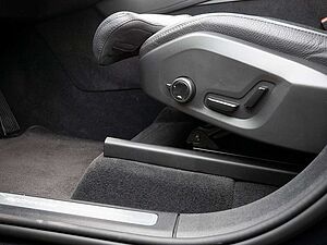 Volvo  2.0 Plus Bright Recharge Plug-In Hybrid AWD