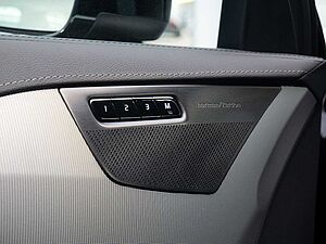 Volvo  2.0 Plus Bright Recharge Plug-In Hybrid AWD