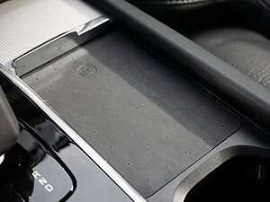 Volvo  2.0 Plus Bright Recharge Plug-In Hybrid AWD