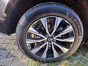 Volvo  B4 Plus Dark AWD H/K HGSD AHK FACEL. LED