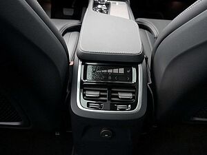 Volvo  Recharge T8 AWD Plug-in Hybrid Ultimate