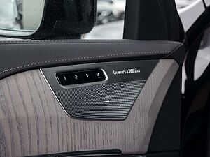 Volvo  Recharge T8 AWD Plug-in Hybrid Ultimate
