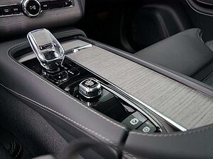 Volvo  Recharge T8 AWD Plug-in Hybrid Ultimate