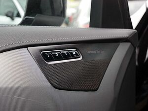 Volvo  2.0 Plus Bright Recharge Plug-In Hybrid AWD