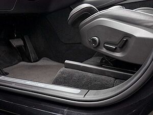 Volvo  2.0 Plus Bright Recharge Plug-In Hybrid AWD