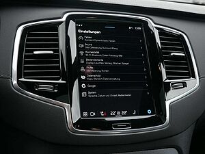 Volvo  2.0 Plus Bright Recharge Plug-In Hybrid AWD