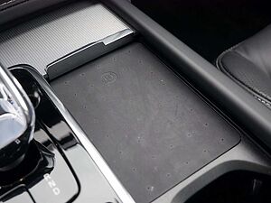 Volvo  2.0 Plus Bright Recharge Plug-In Hybrid AWD