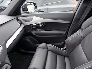 Volvo  2.0 Plus Bright Recharge Plug-In Hybrid AWD