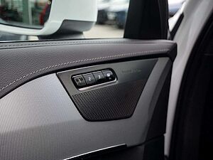 Volvo  2.0 Plus Bright Recharge Plug-In Hybrid AWD