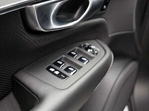 Volvo  2.0 Plus Bright Recharge Plug-In Hybrid AWD