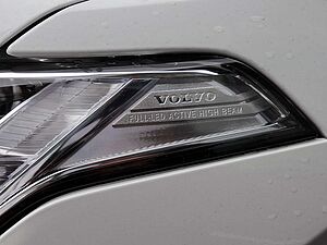 Volvo  2.0 Plus Bright Recharge Plug-In Hybrid AWD